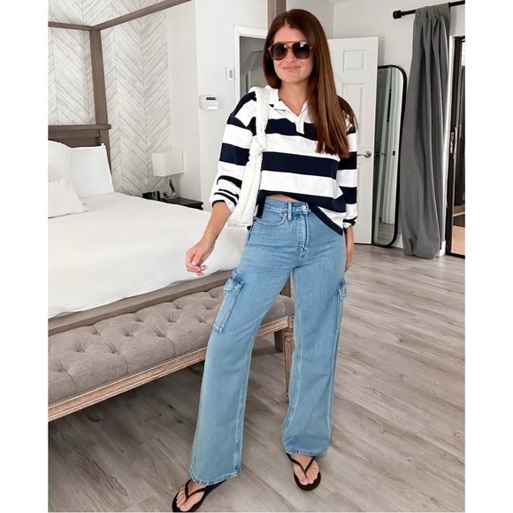 Old Navy Extra High Waisted Sky Hi Wide Leg Cargo Jeans Light Wash Size 2 ‘24 - Picture 9 of 9